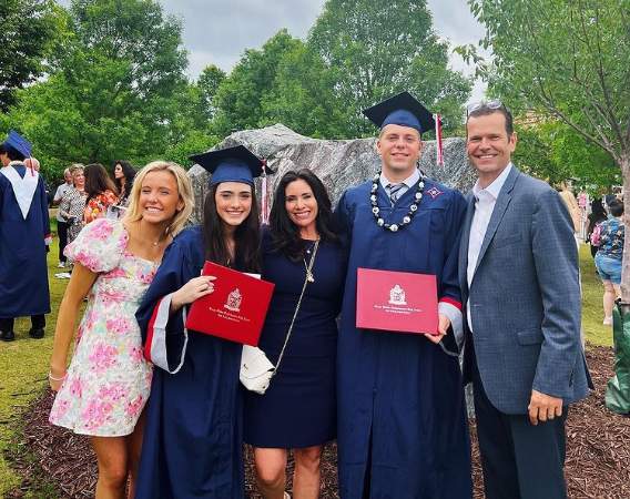 Ansley Spinks with her parents and siblings. 